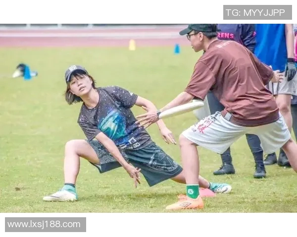 飞盘运动的魅力与挑战：深入了解西安飞盘队的灵活性与团队精神