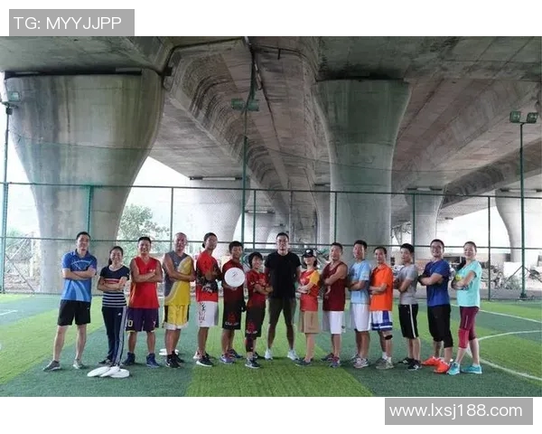 南京飞盘队进攻战术解析与团队配合策略深度剖析